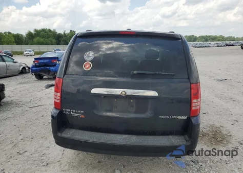 2010 Chrysler Town & Country Touring z USA, uszkodzony, nr VIN 2A4RR5DX8AR442916